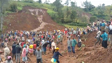 Mud Gun Ethiopia|Tearful locals search in mud for Ethiopia landslide .